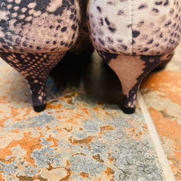 🐍NWOB! Soft Snake/Python Print, Kitten Heels, Scrunchy Ankle Booties! - Picture 10 of 13